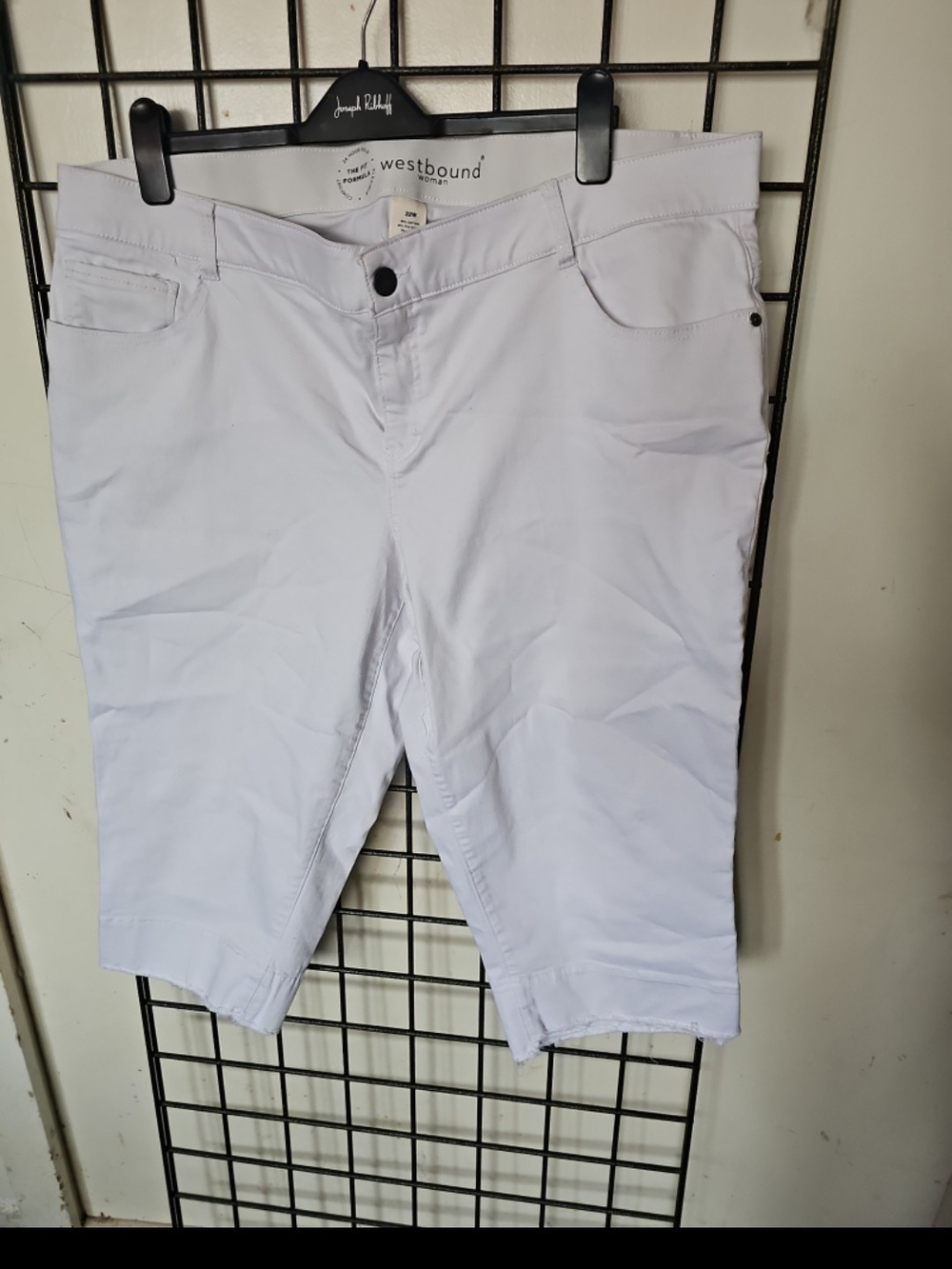 Westbound White Stretch Bermuda Shorts for Women